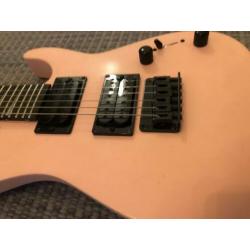 Jackson Kinder gitaar 3/4 roze nitro upgraded