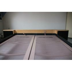 Auping Auronde 160x200 plus achterwand met roldeurkastjes