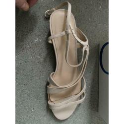 Guess sandalen maat 38