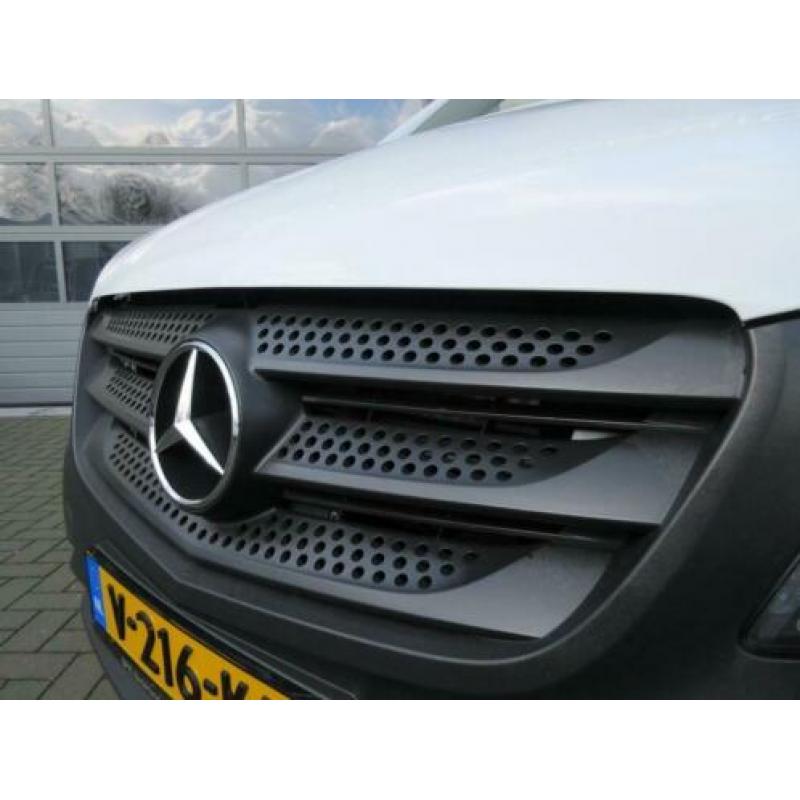 Mercedes-Benz Vito 111cdi lang met airco , camera , navigati