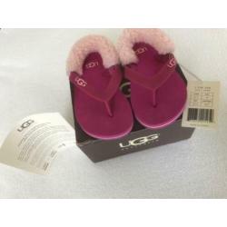 Uggs baby slippers 1 jaar