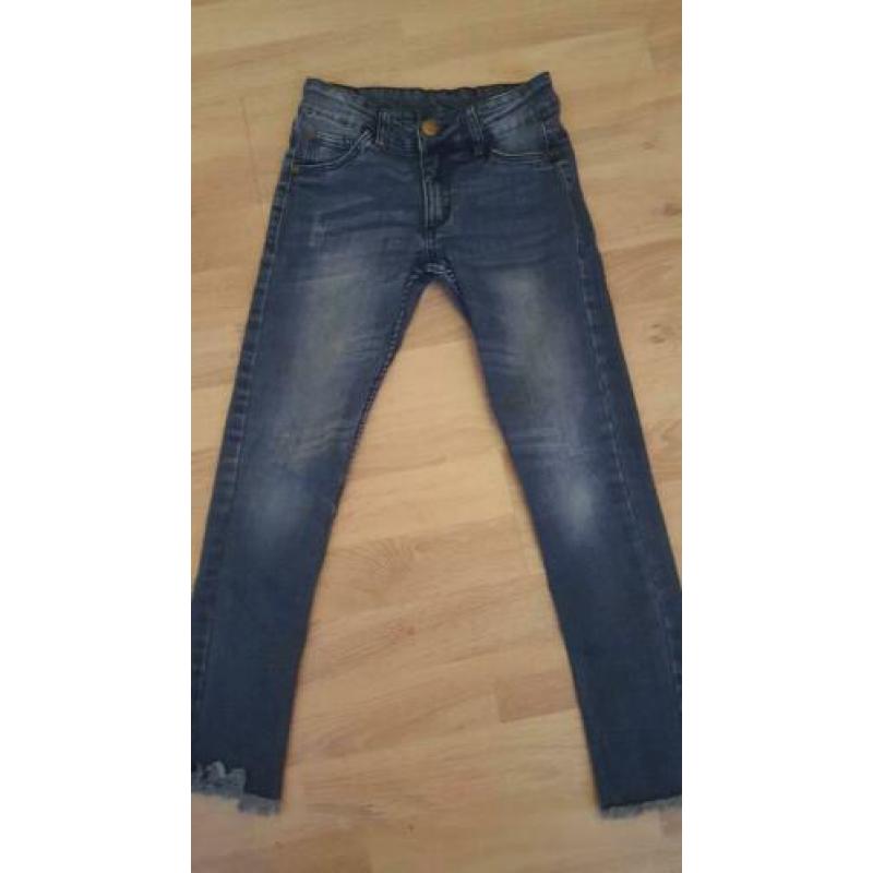 DJ Dutch Jeans pakket en een non-merk jeans maat 140