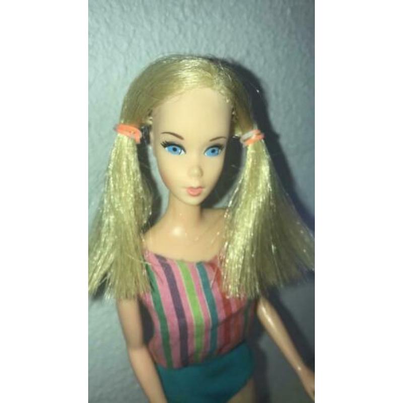 Oude barbie van Mattel.