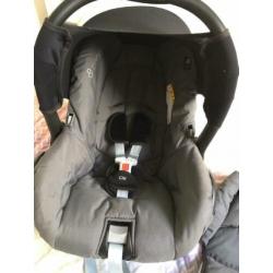 Maxi cosi grijs/zwart. Compleet!