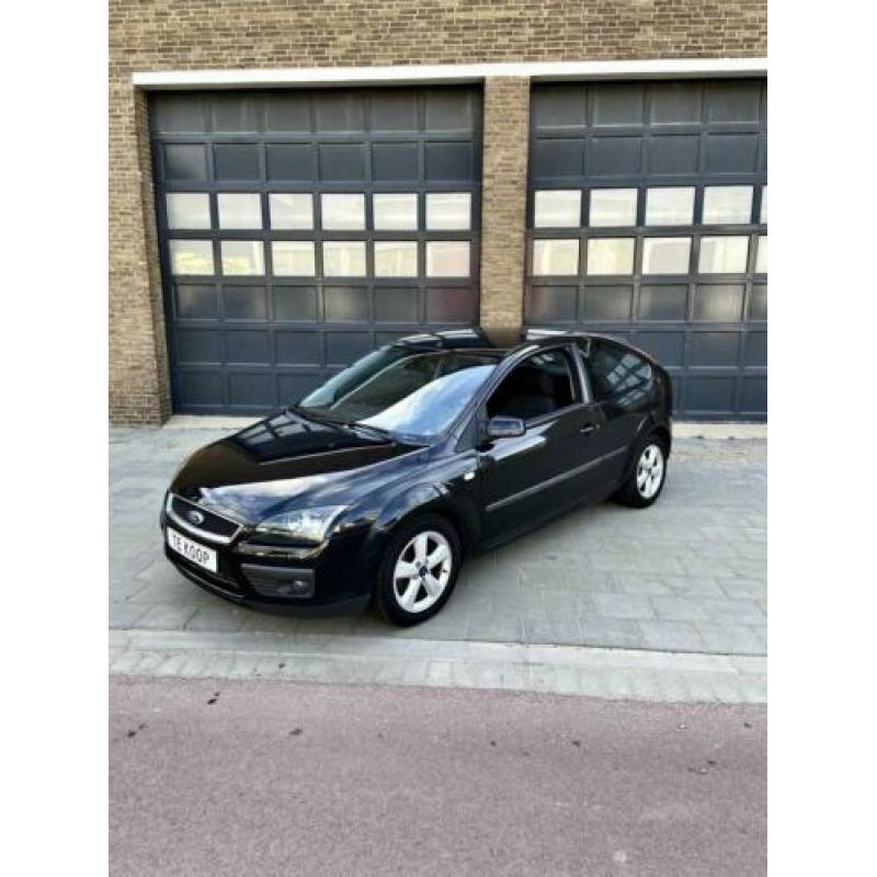 Ford Focus 1.6 74KW 3D 2005 Zwart