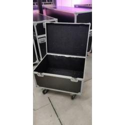 Flightcase op wielen b70 / d50 / h40 , met wielen 50