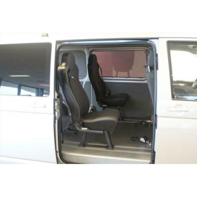 Volkswagen Transporter L2H1 Rolstoelbus 5+1