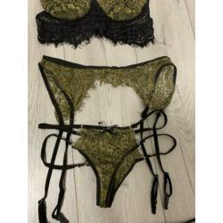 Nieuw lingerieset bh slip jarretelgordel maat M