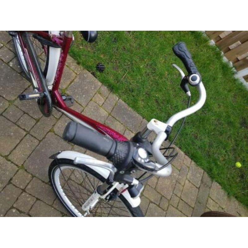 Meisjesfiets 24 inch met 3 versnellingen