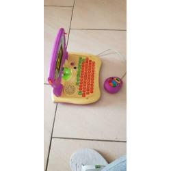 Dora laptop van Vtech paars/geel . Nog in goede staat