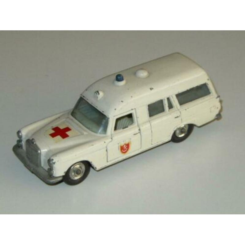 Mercedes Benz Binz Ambulance, Matchbox King Size No K-6