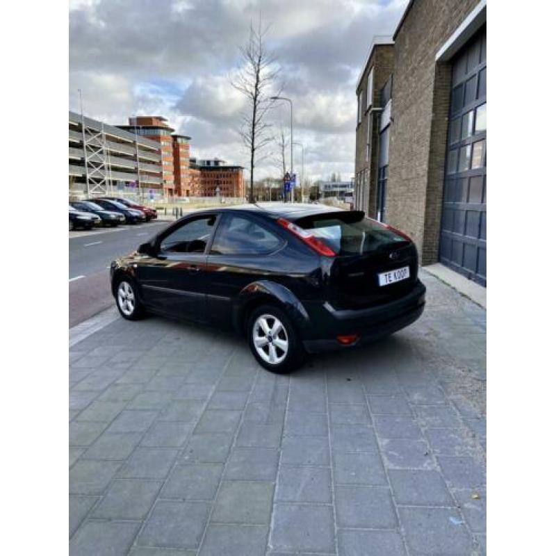 Ford Focus 1.6 74KW 3D 2005 Zwart