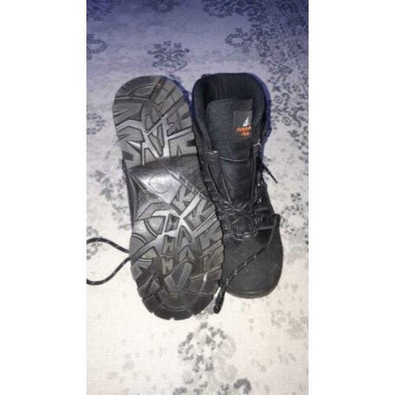 Nieuw zwart wandelschoenen mt 42wie ??????????