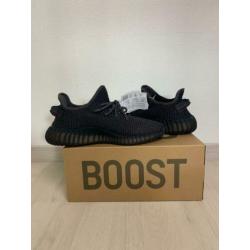 Yeezy Boost 350 V2 Non-Reflective maat 40 2/3