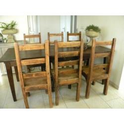 Prachtige antieke eethoek met doorleefde tafel+ 6 stoelen