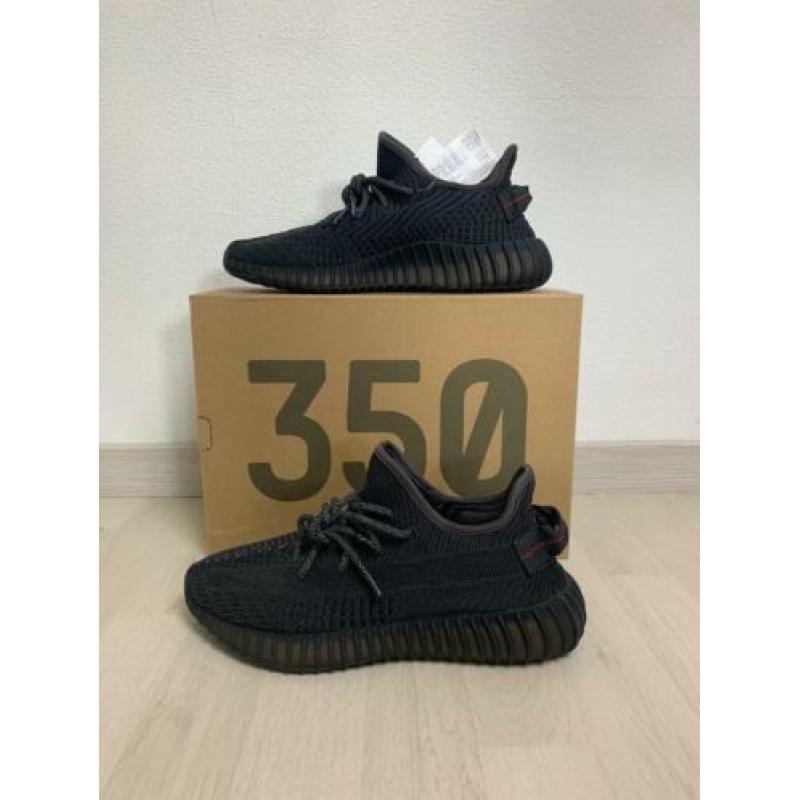 Yeezy Boost 350 V2 Non-Reflective maat 40 2/3