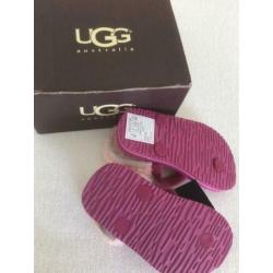 Uggs baby slippers 1 jaar