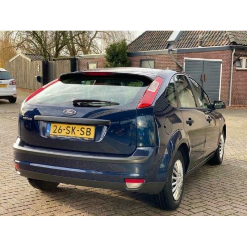 Ford Focus 1.6-16V Champion Airco Cruise Elek.Pakket NL-Auto