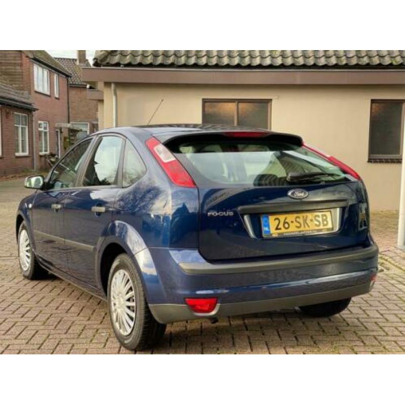 Ford Focus 1.6-16V Champion Airco Cruise Elek.Pakket NL-Auto