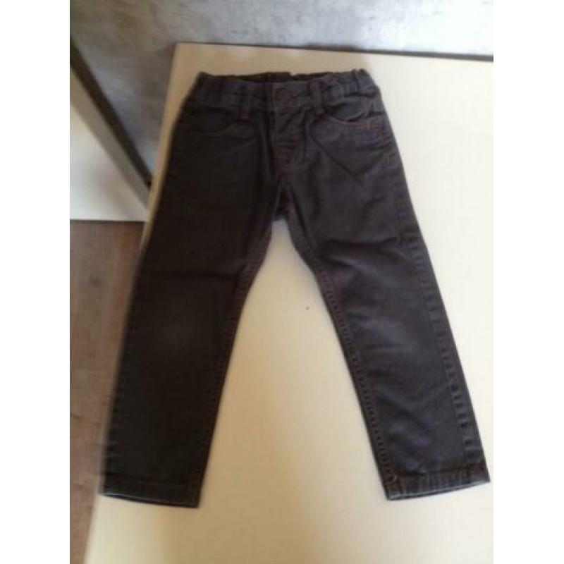 1x blauwe jeans+knie scheur+2x zwart grijze jeans maat 92