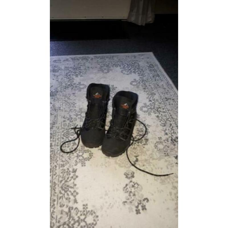 Nieuw zwart wandelschoenen mt 42wie ??????????