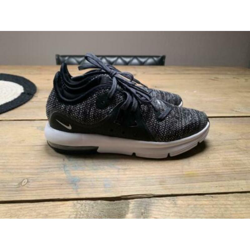 Nike Air Max Sequent 3 maat 33,5