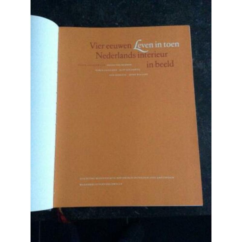 Boek Leven in toen Nederlands interieur in beeld