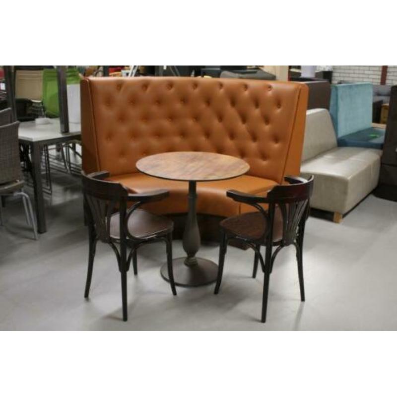 Leuke halfronde eetkamerbank met ronde tafel en 2 stoelen!