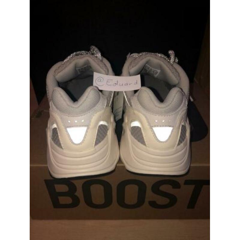 Yeezy 700 V2 Static - Maat 41 1/3 (Deadstock)