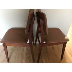 2 mooie vintage teak Webe stoelen jaren 60