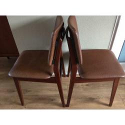 2 mooie vintage teak Webe stoelen jaren 60