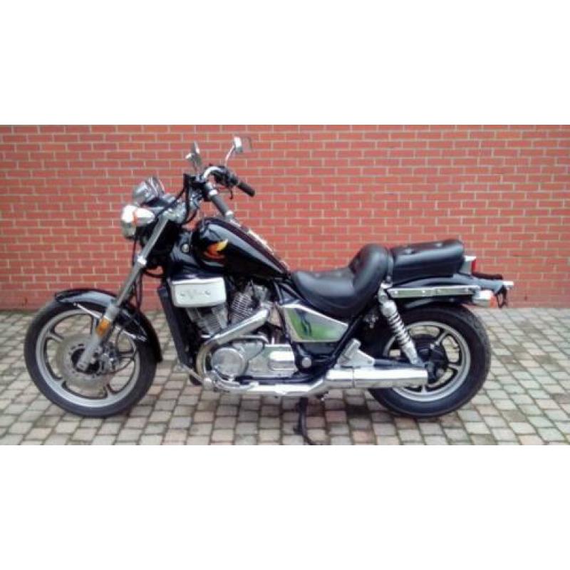 Honda shadow VT700