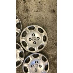 Wieldoppen set 13 inch Peugeot origineel