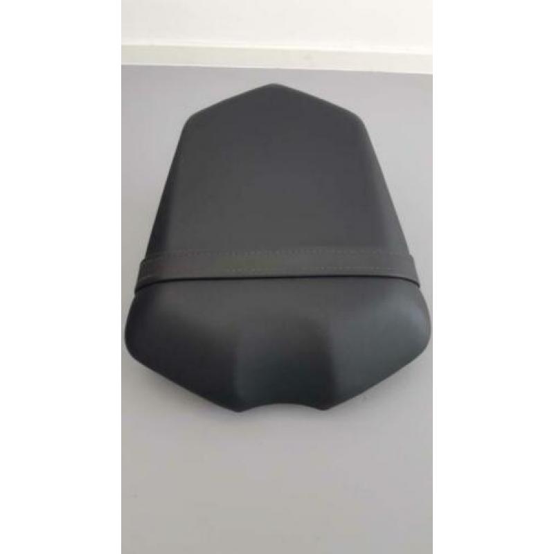 Yamaha FZ1 buddy seat