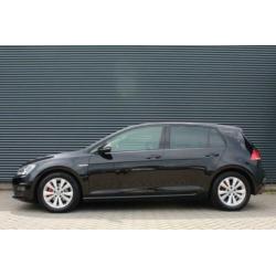 Volkswagen Golf 1.6 TDI Highline BlueMotion Navigatie Parkee