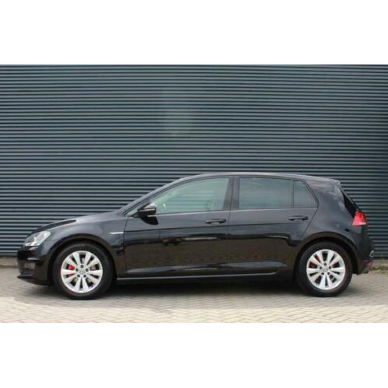 Volkswagen Golf 1.6 TDI Highline BlueMotion Navigatie Parkee