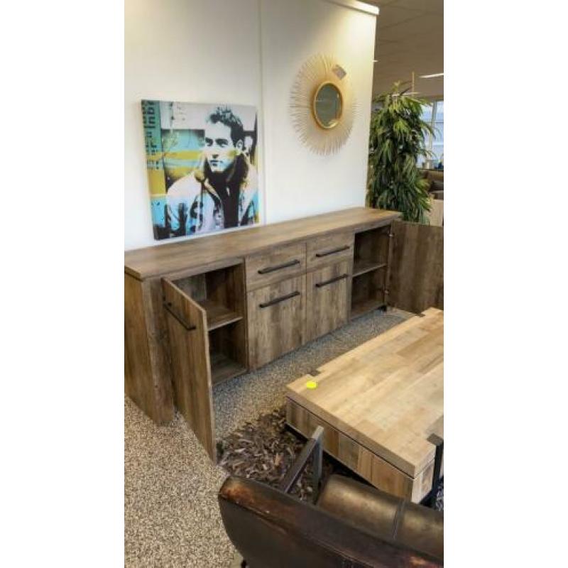 Dressoir Kast Hout (kijk gerust alle foto’s)