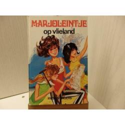 Marjoleintje op Vlieland - door Freddy Hagers. Boek met hard