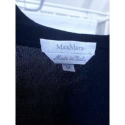 Leuk donkerblauw truitje van MaxMara maat M (valt klein)