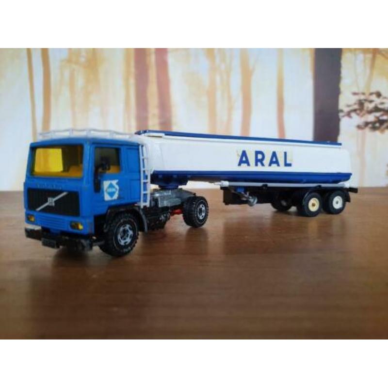 Siku Volvo F10 Aral tankwagen tank 1:55