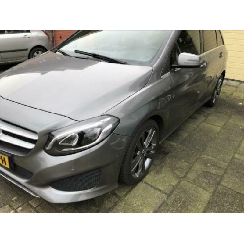 Mercedes B200 automaat 2016 , geregistreerde onderhoud