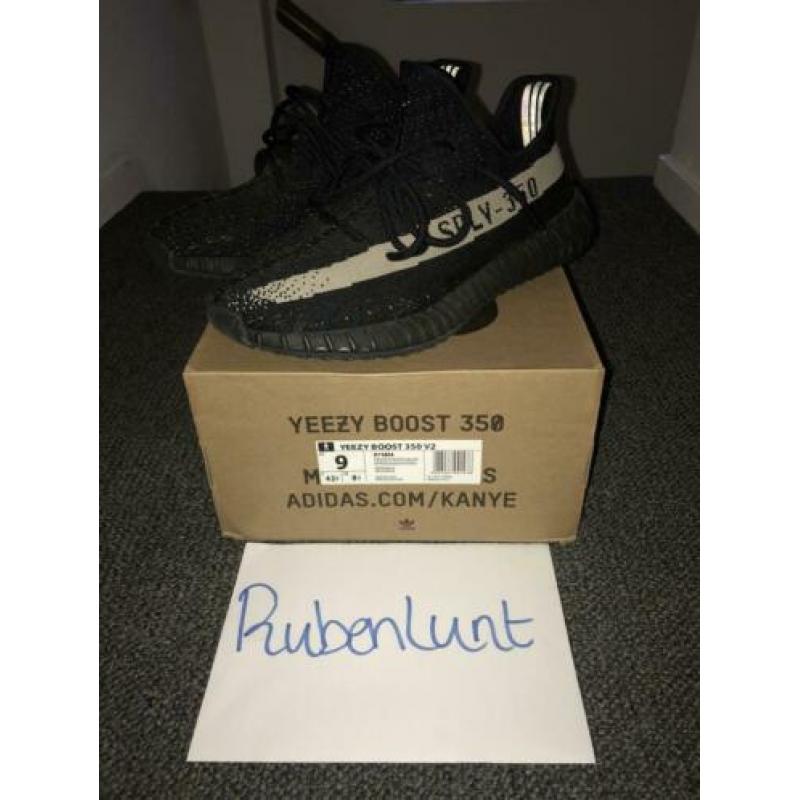 Adidas Yeezy 350 V2 Oreo Maat 42 2/3