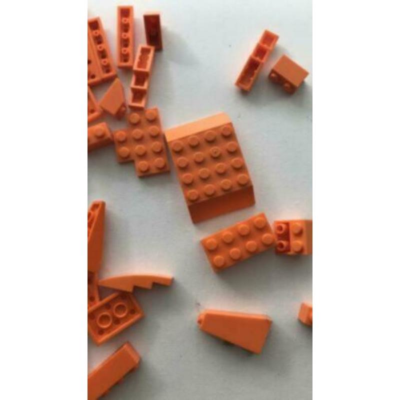 Oranje lego stukjes