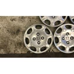 Wieldoppen set 13 inch Peugeot origineel