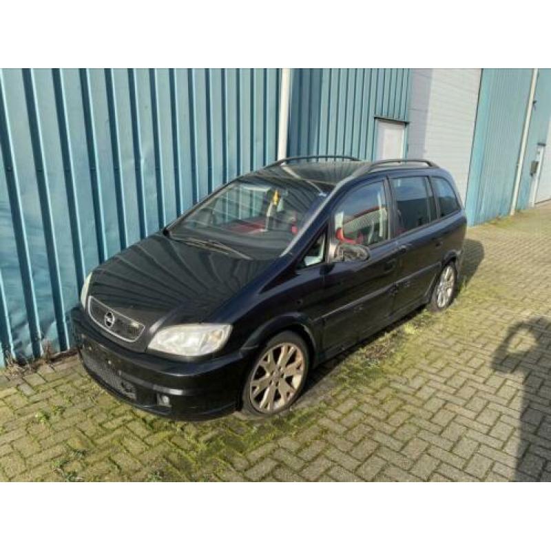 Opel Zafira 2.0 Turbo 2003 Zwart met motorschade!