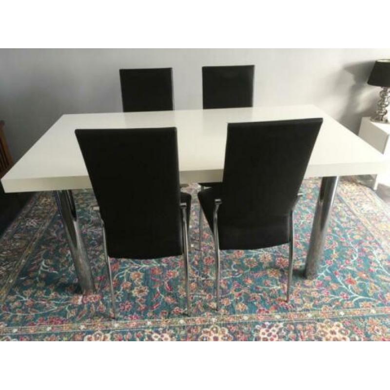 Eettafel met 4 stoelen 90x160x77 cm