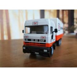 Siku Daf 95 TNT Expres motorwagen 1:55 NM