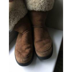 UGGS 2 paar 50 EURO NU OF NOOIT maat 40