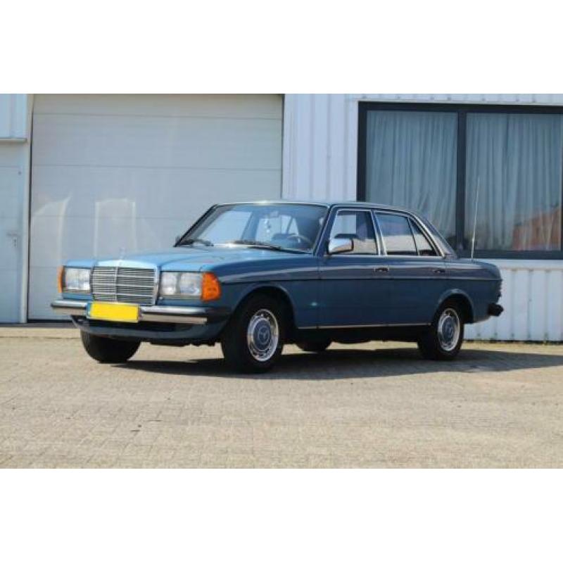 Mercedes-Benz 200-280 (W123) 200-serie 230 e Nieuwstaat gere