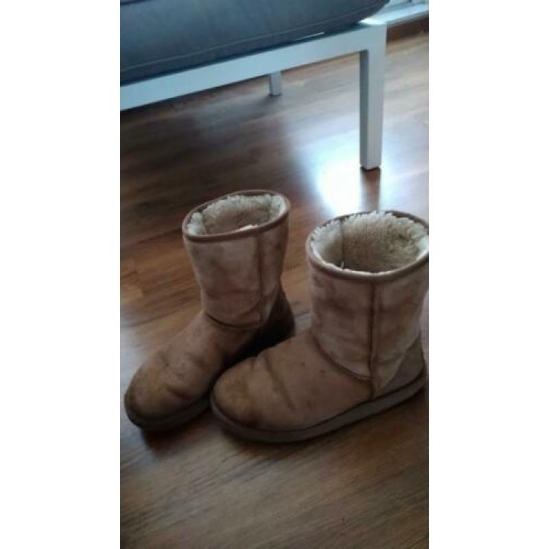 Uggs Classic Short Chestnut voor 20 e